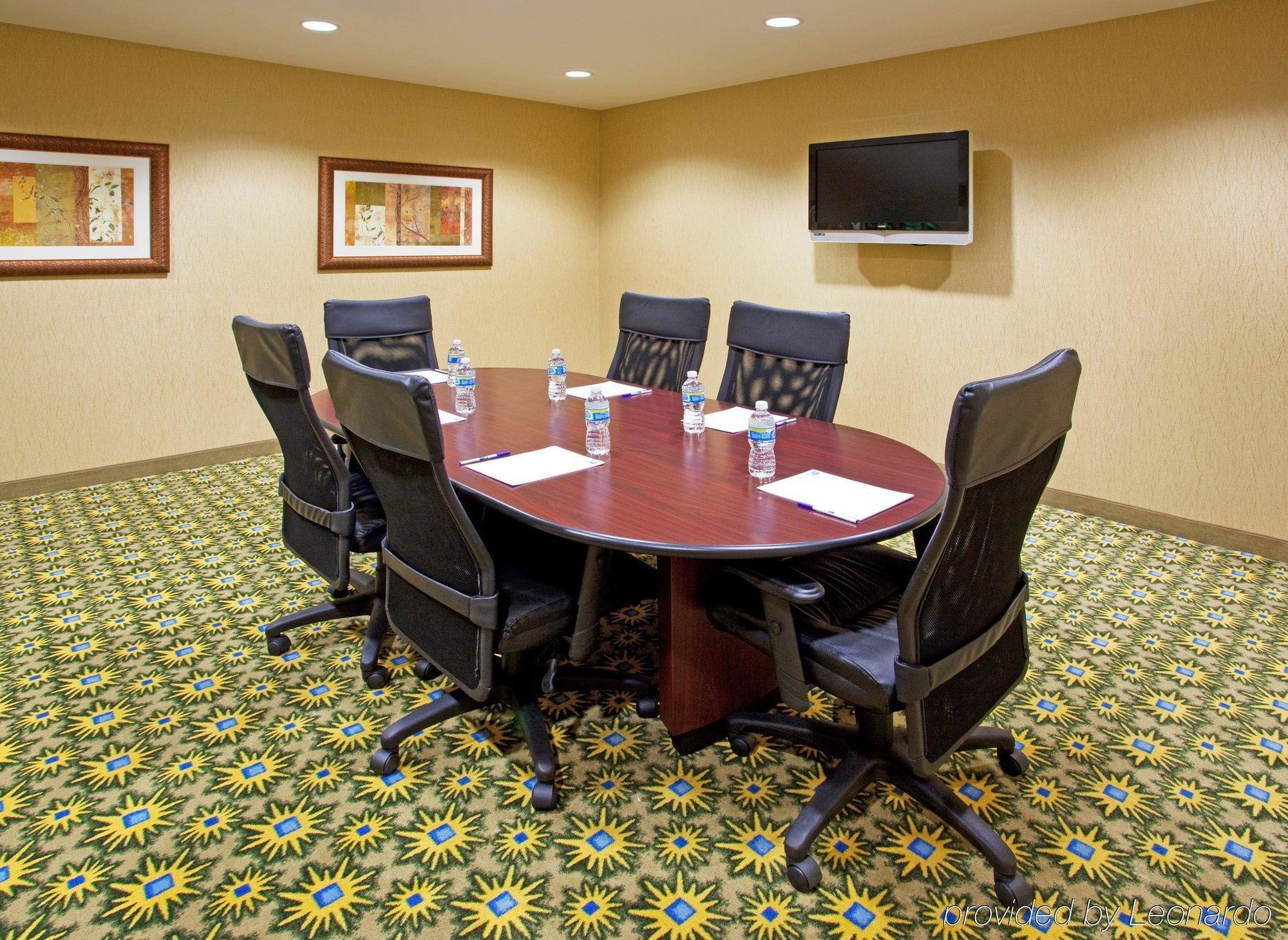 Holiday Inn Express Hotel & Suites Auburn Hills, An Ihg Hotel Facilities photo